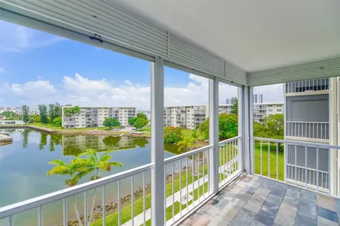 2851 Leonard Drive Aventura FL 33160