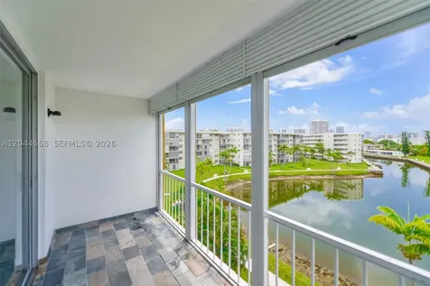 2851 Leonard Drive Aventura FL 33160
