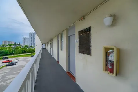 2851 Leonard Drive Aventura FL 33160