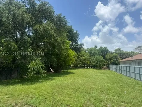 10326 NW 6 Avenue Miami FL 33150