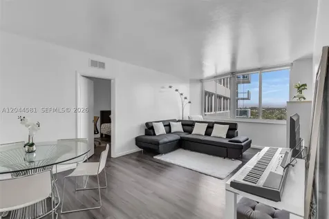7441 Wayne Avenue Miami Beach FL 33141