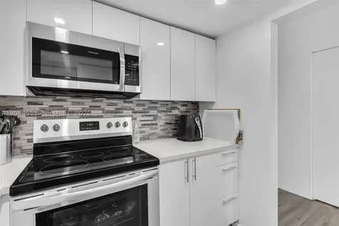 7441 Wayne Avenue Miami Beach FL 33141