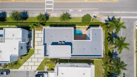 10381 NW 67th Terrace Doral FL 33178