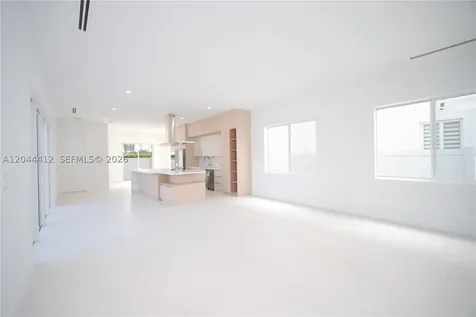 10381 NW 67th Terrace Doral FL 33178