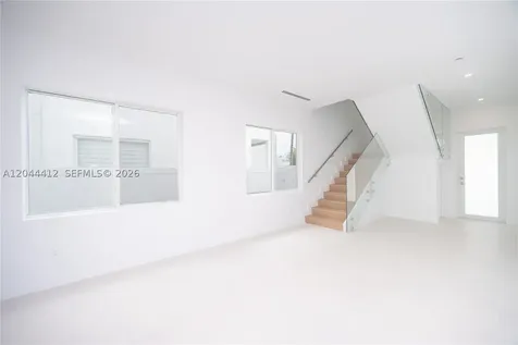 10381 NW 67th Terrace Doral FL 33178