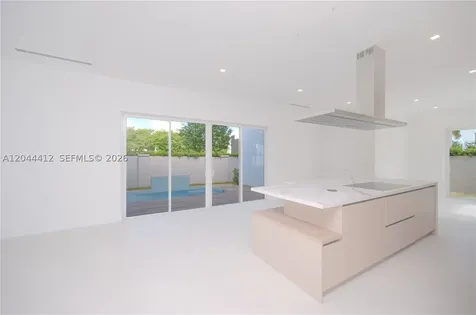 10381 NW 67th Terrace Doral FL 33178