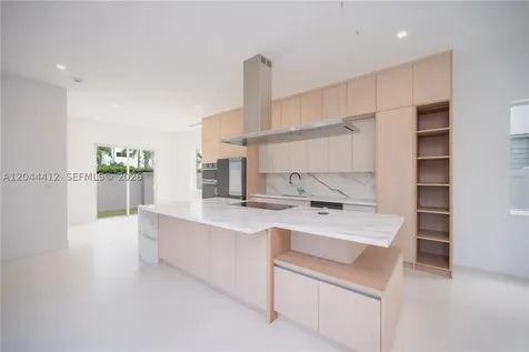 10381 NW 67th Terrace Doral FL 33178