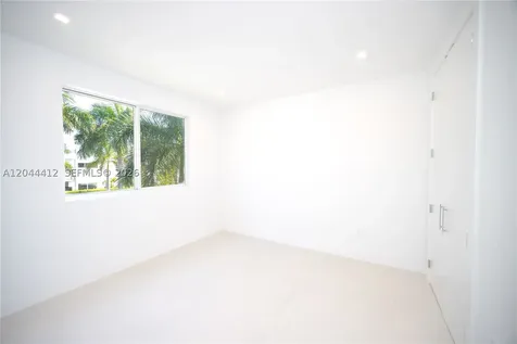 10381 NW 67th Terrace Doral FL 33178