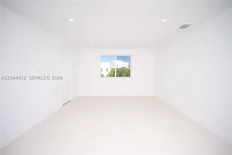 10381 NW 67th Terrace Doral FL 33178