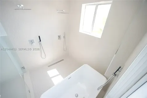10381 NW 67th Terrace Doral FL 33178