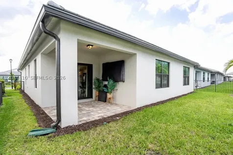 2940 Shortleaf Avenue Lauderdale Lakes FL 33311