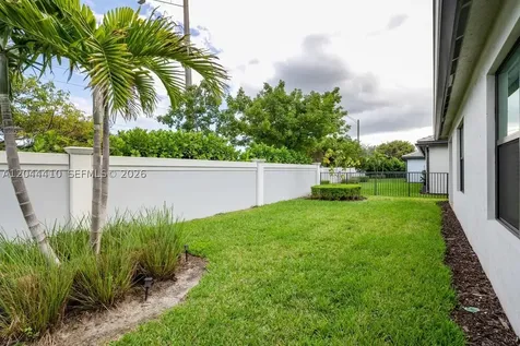 2940 Shortleaf Avenue Lauderdale Lakes FL 33311