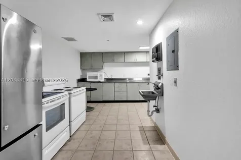 18100 N Bay Road Sunny Isles Beach FL 33160
