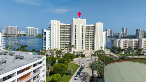 18100 N Bay Road Sunny Isles Beach FL 33160