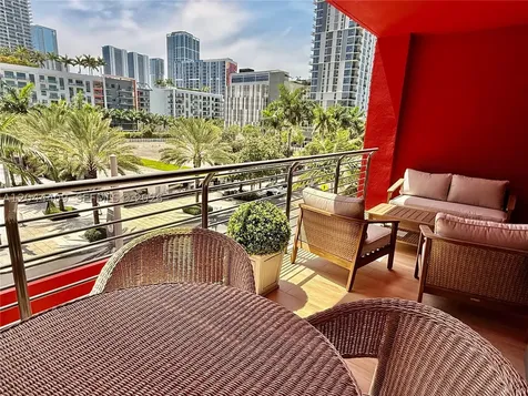 90 NE 32 Miami FL 33137