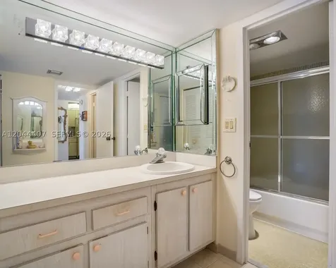 100 Bayview Drive Sunny Isles Beach FL 33160