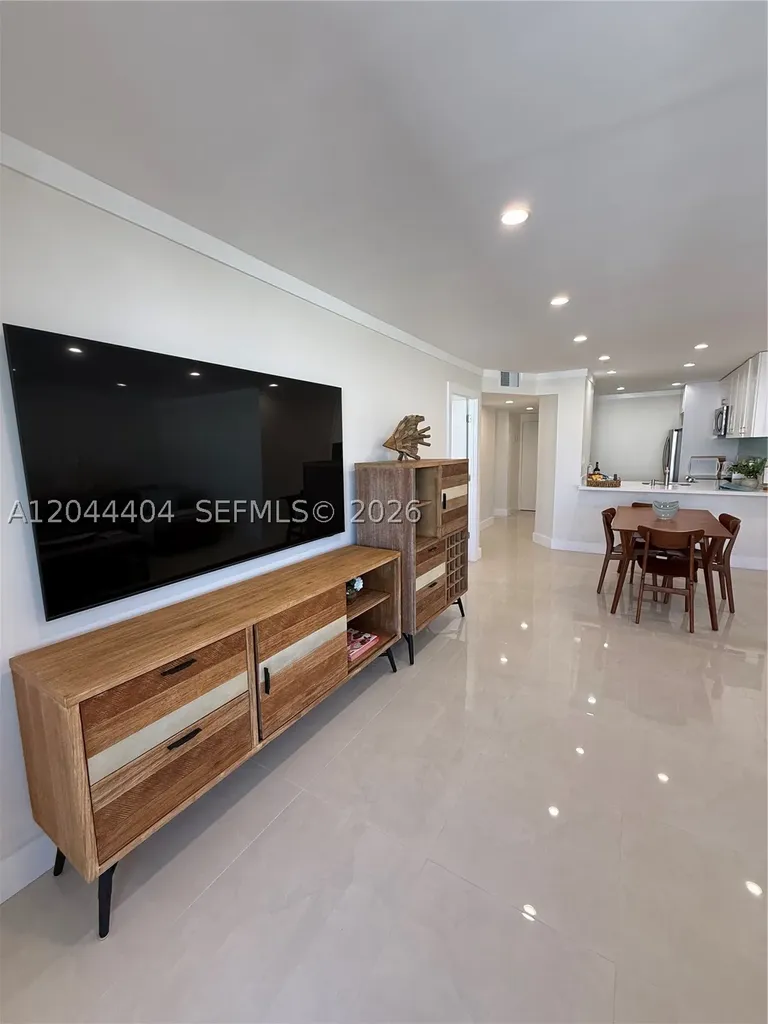3725 S Ocean Drive Hollywood FL 33019