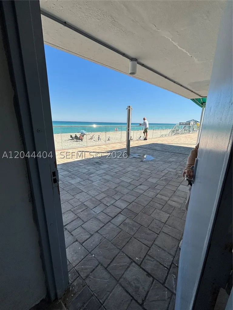 3725 S Ocean Drive Hollywood FL 33019