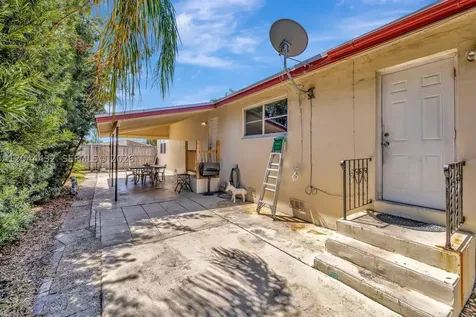 45 SE 14th Street Dania Beach FL 33004