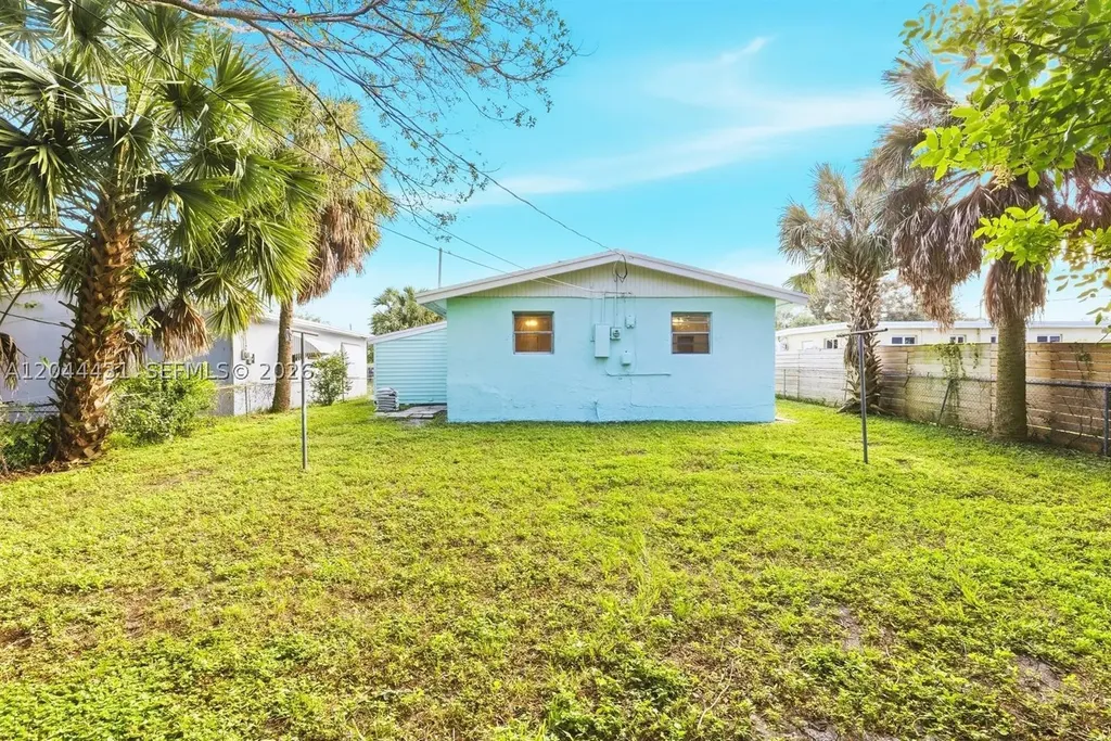 533 NW 15th Way Fort Lauderdale FL 33311