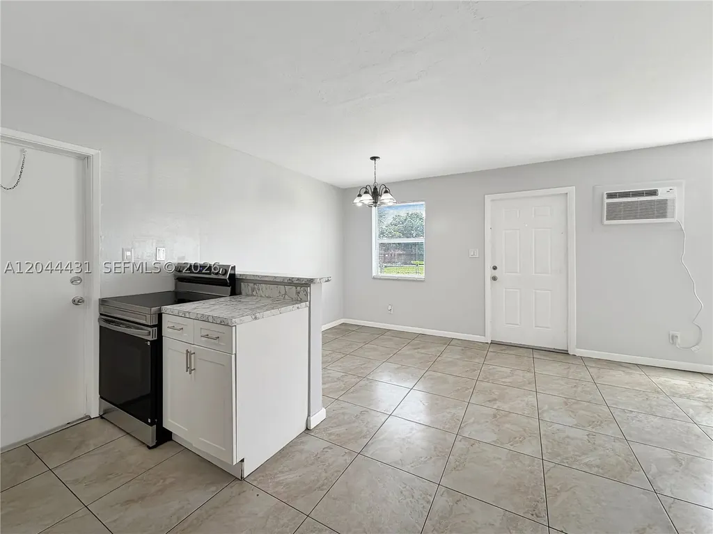 533 NW 15th Way Fort Lauderdale FL 33311