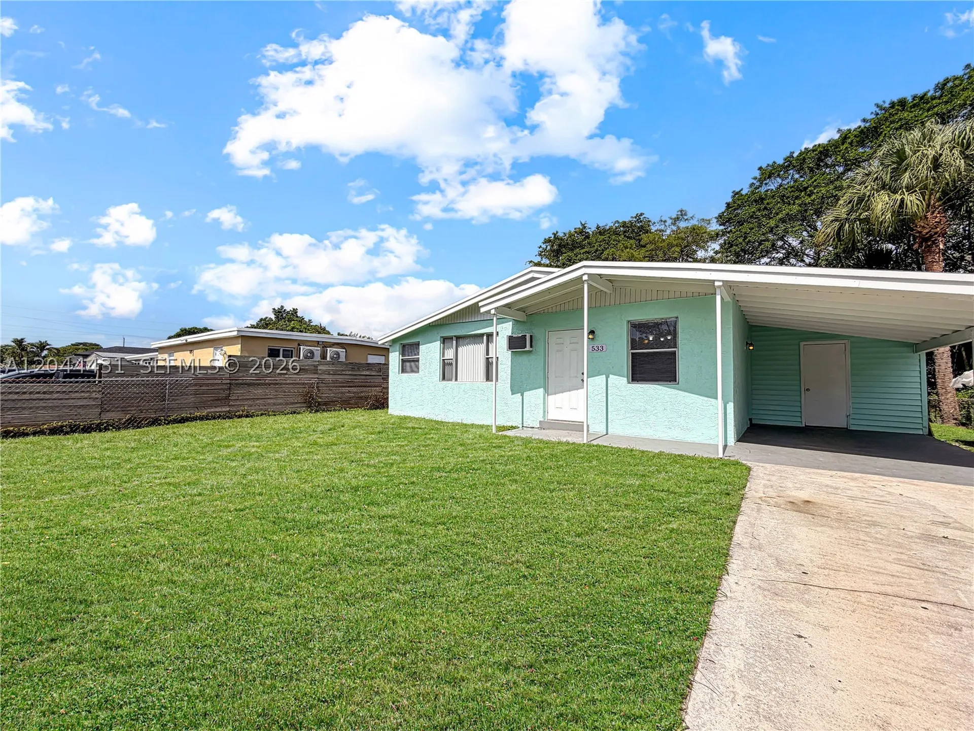 533 NW 15th Way Fort Lauderdale FL 33311