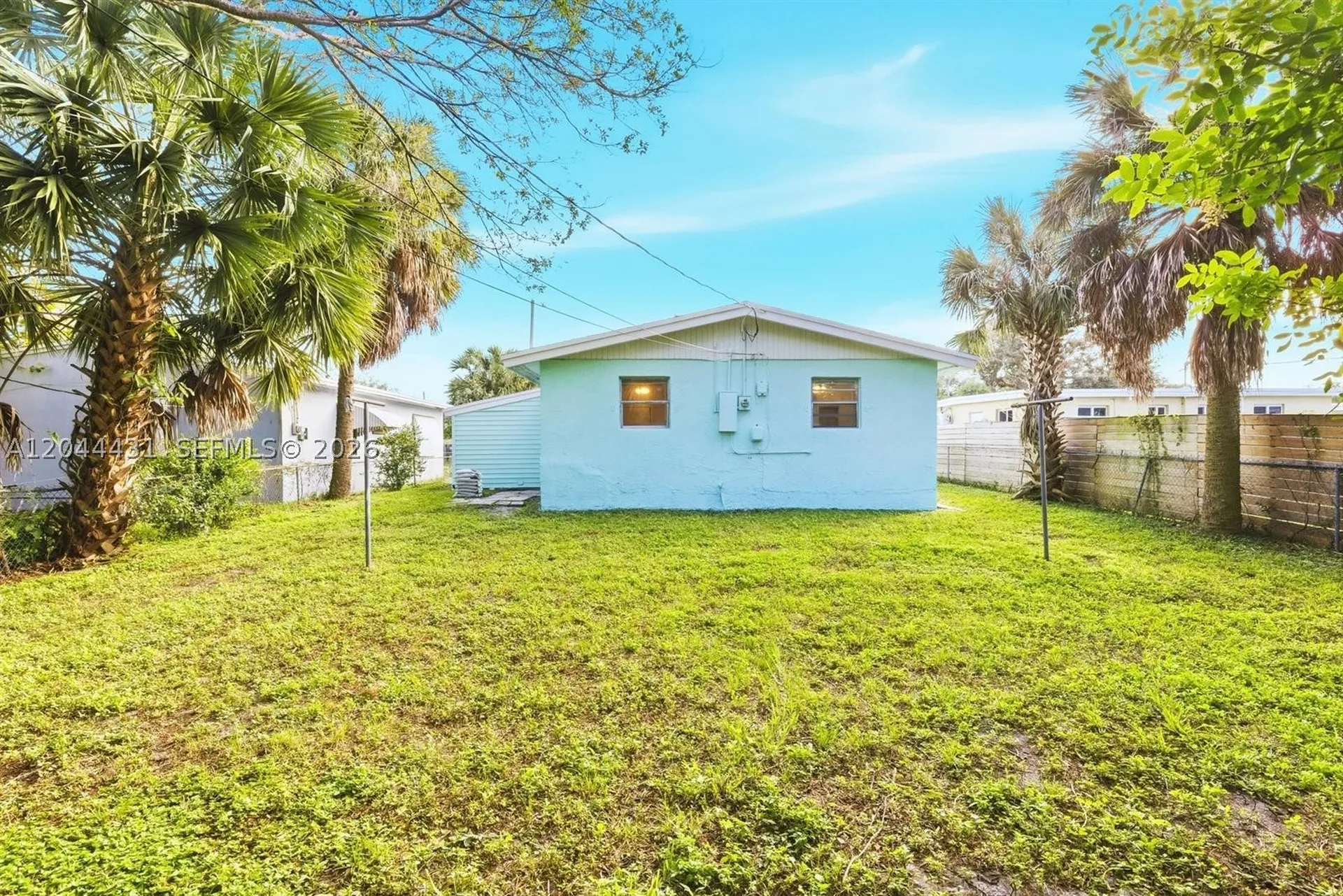 533 NW 15th Way Fort Lauderdale FL 33311
