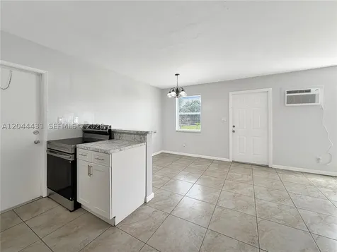 533 NW 15th Way Fort Lauderdale FL 33311