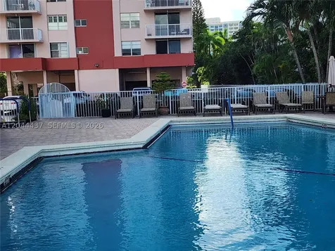 3161 S Ocean Drive Hallandale Beach FL 33009