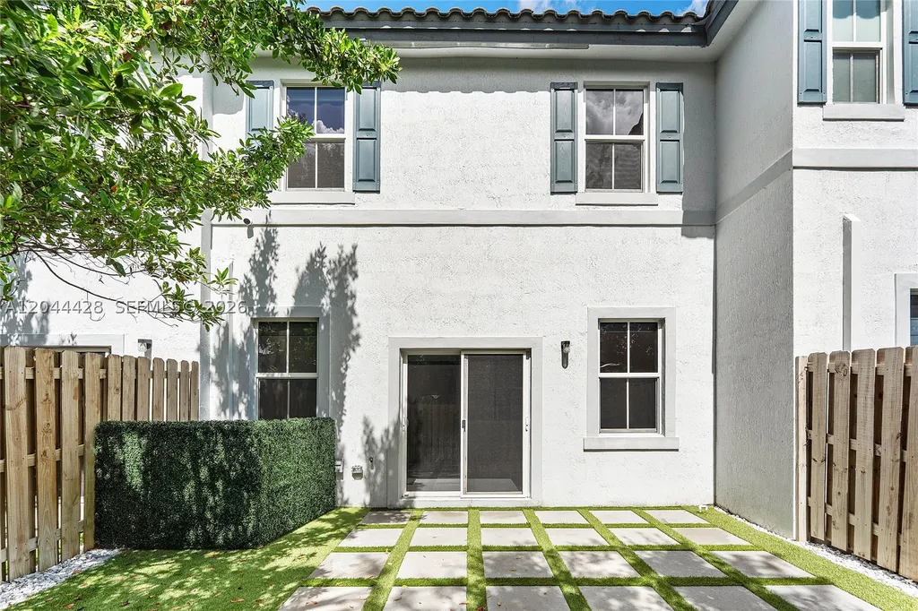 4669 NW 118th Avenue Coral Springs FL 33076