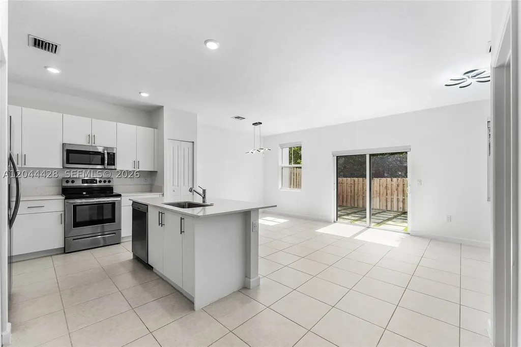 4669 NW 118th Avenue Coral Springs FL 33076