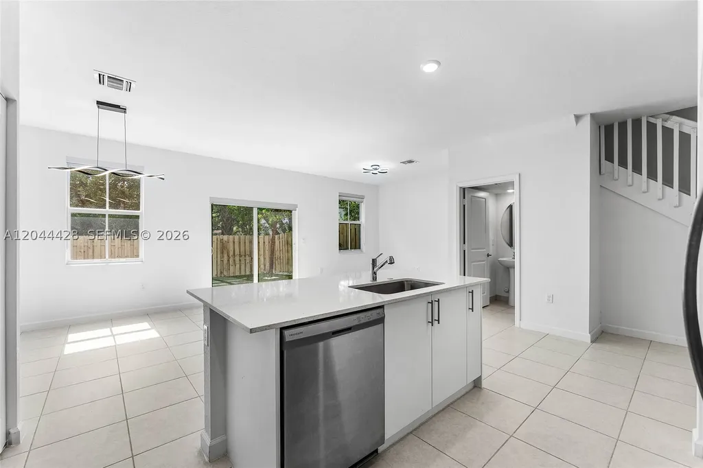 4669 NW 118th Avenue Coral Springs FL 33076
