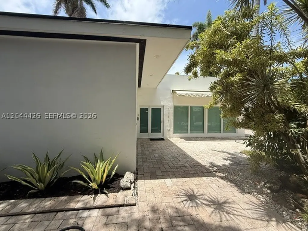 1047 NE 84th Street Miami FL 33138