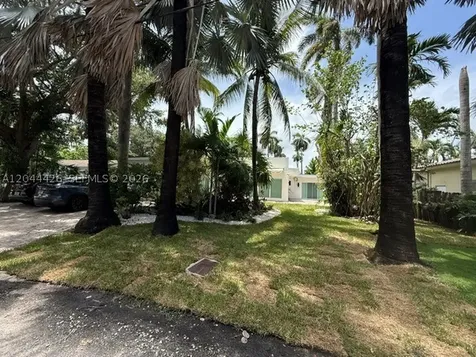 1047 NE 84th Street Miami FL 33138