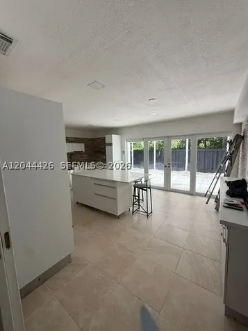 1047 NE 84th Street Miami FL 33138