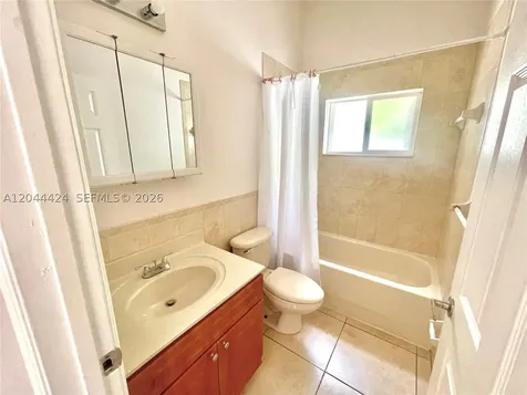 2487 W 5th Court Hialeah FL 33010