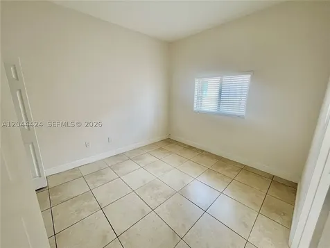 2487 W 5th Court Hialeah FL 33010
