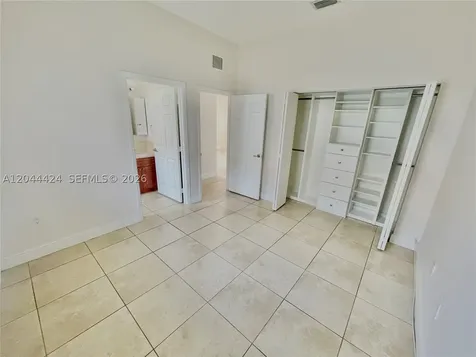 2487 W 5th Court Hialeah FL 33010