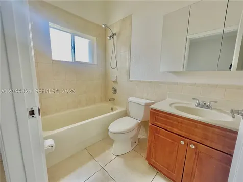 2487 W 5th Court Hialeah FL 33010