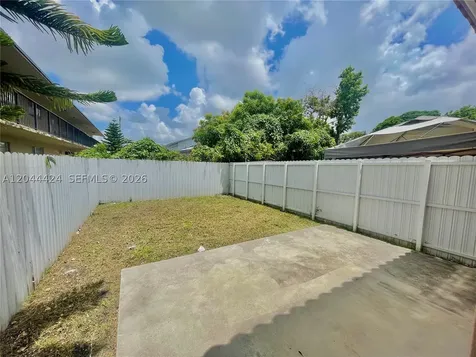 2487 W 5th Court Hialeah FL 33010