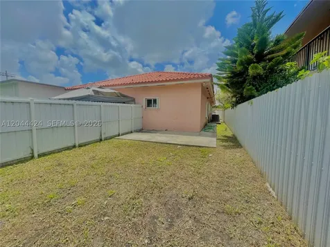 2487 W 5th Court Hialeah FL 33010
