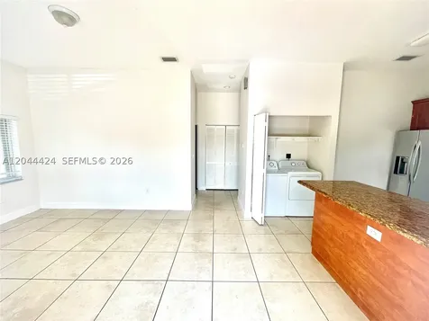 2487 W 5th Court Hialeah FL 33010