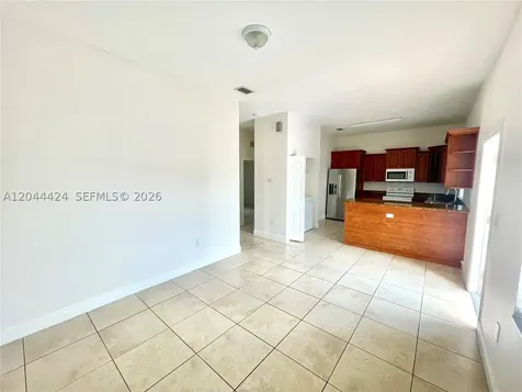 2487 W 5th Court Hialeah FL 33010