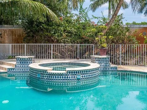 351 SW 184th Terrace Pembroke Pines FL 33029