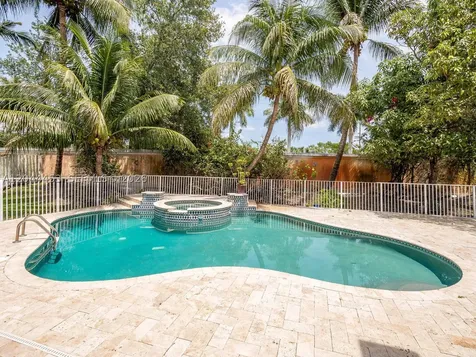 351 SW 184th Terrace Pembroke Pines FL 33029