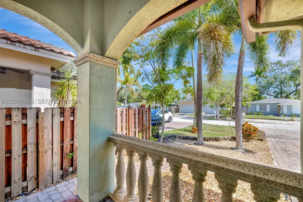 853 SW 11th Court Fort Lauderdale FL 33315