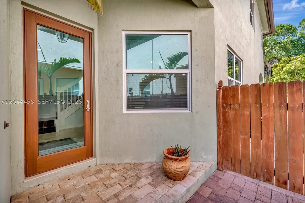 853 SW 11th Court Fort Lauderdale FL 33315