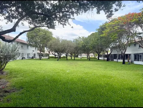 829 NW 208th Way Pembroke Pines FL 33029