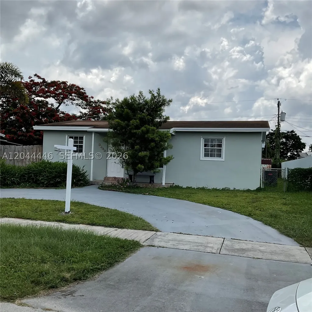 7395 Garfield Street Hollywood FL 33024