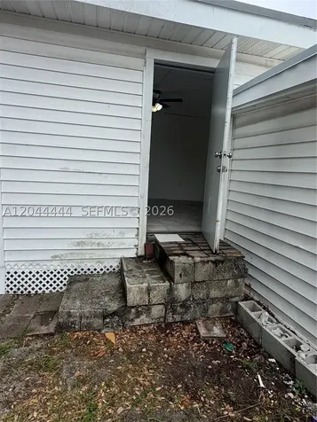 3271 (REAR 1-bedroom) NW 15th Street Miami FL 33125